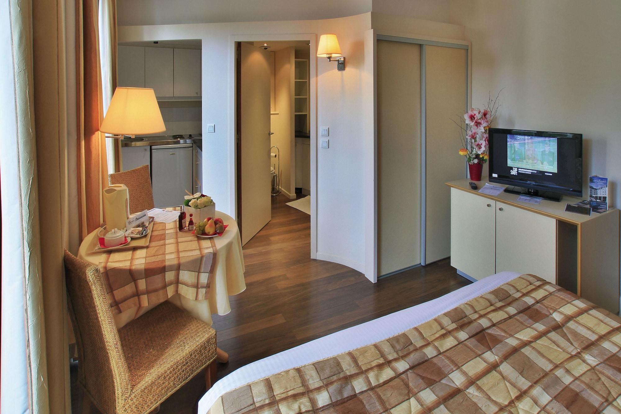 Hotel Cerise - Les Sources Luxeuil-Les-Bains Exterior foto