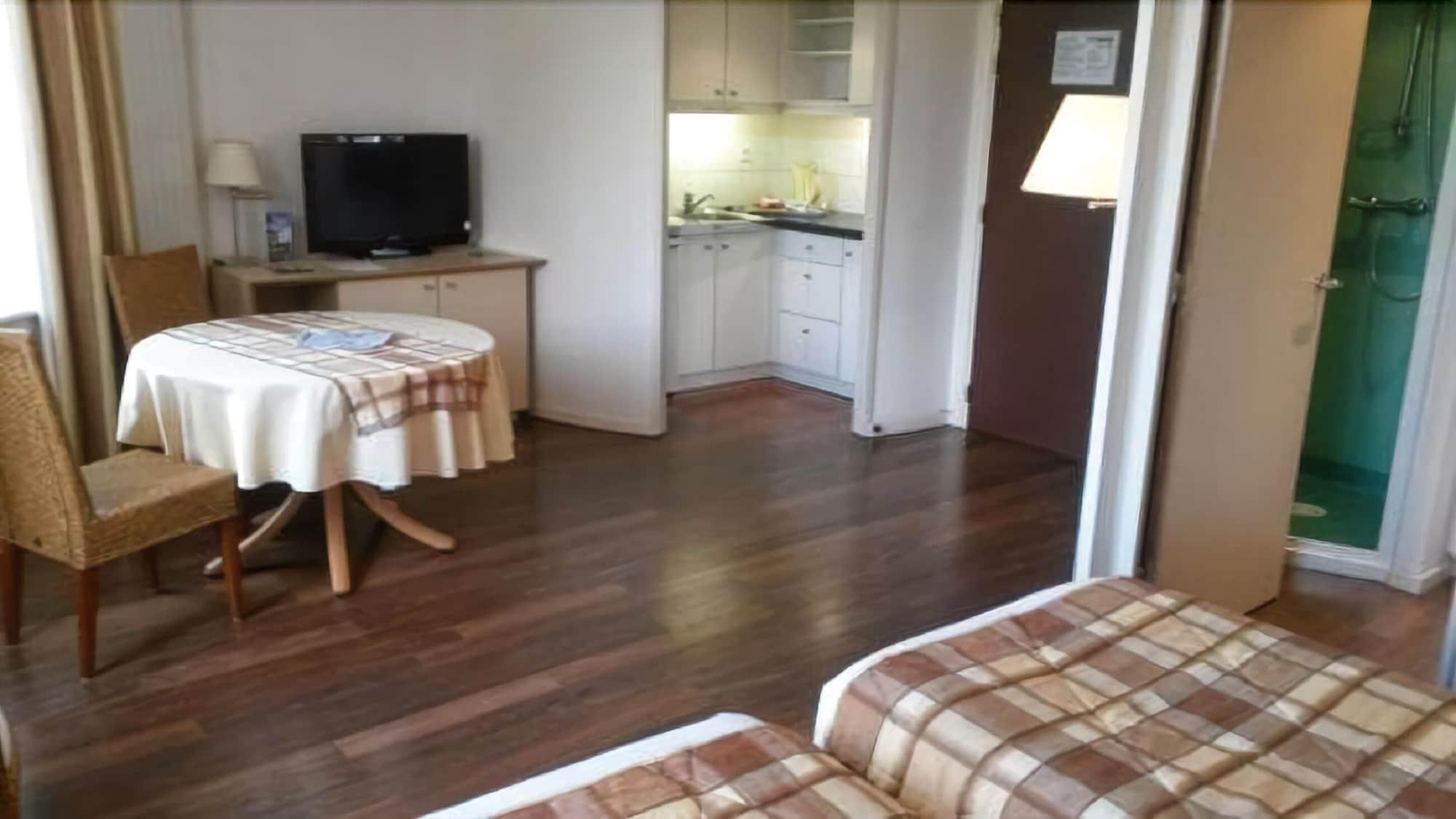 Hotel Cerise - Les Sources Luxeuil-Les-Bains Exterior foto