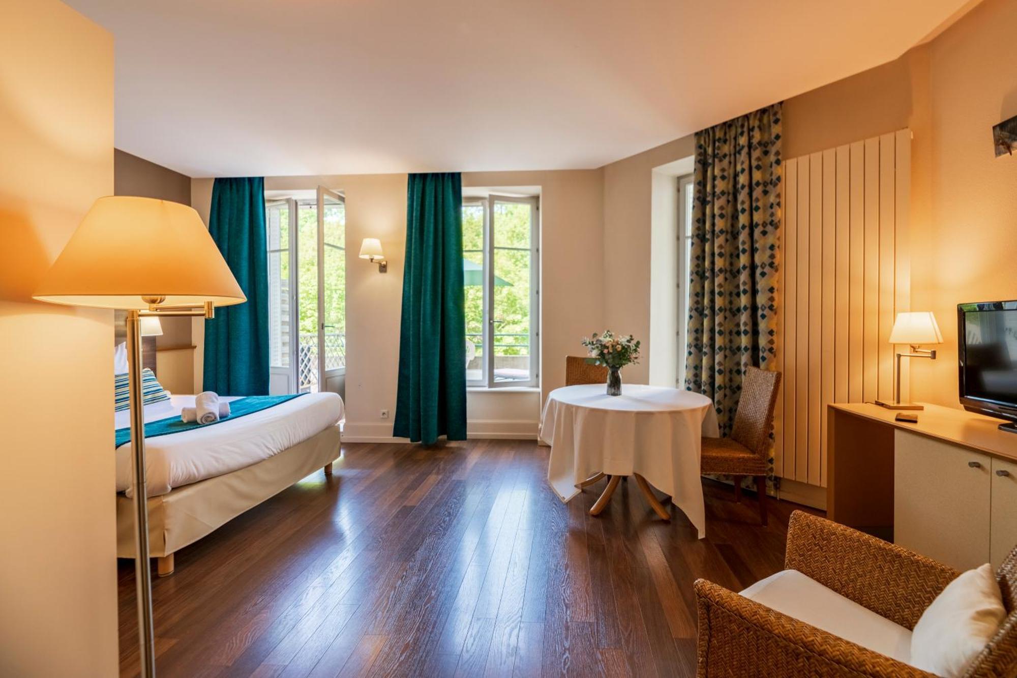 Hotel Cerise - Les Sources Luxeuil-Les-Bains Exterior foto