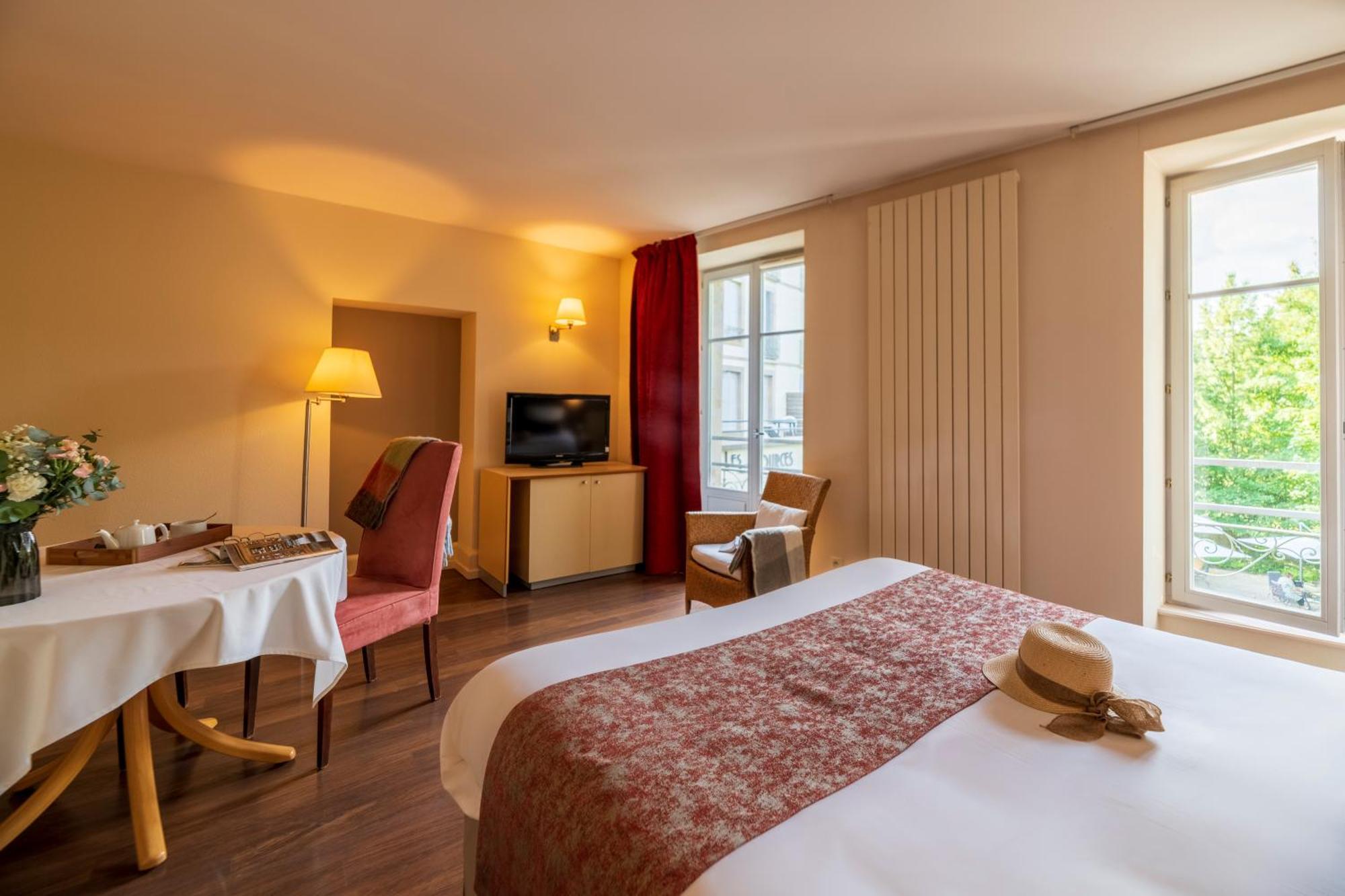 Hotel Cerise - Les Sources Luxeuil-Les-Bains Exterior foto