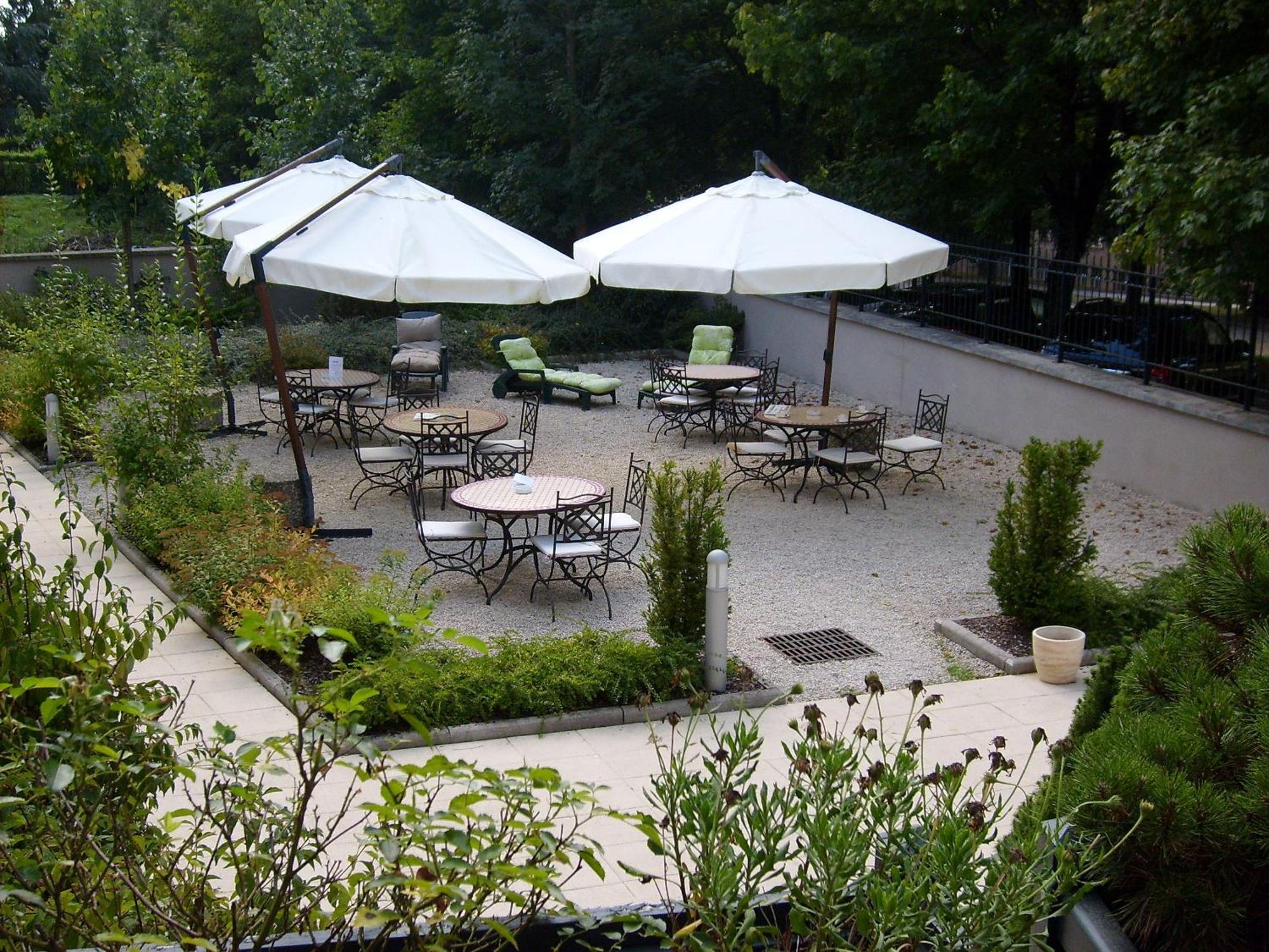 Hotel Cerise - Les Sources Luxeuil-Les-Bains Exterior foto